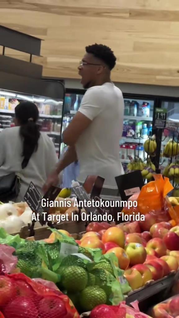 好男人??！字母哥在奧蘭多度假 陪妻子一起逛超市